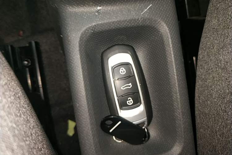 Used Geely Galaxy Panda 2025 210 km – Yuanqi Bear Vehicle Key