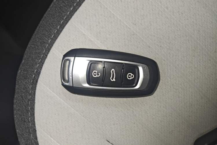 Used Geely Galaxy Panda 2025 210 km – Yuanqi Bear Vehicle Key