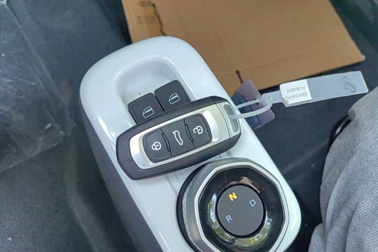 Used Geely Galaxy Panda 2025 210 km – Yuanqi Bear Vehicle Key
