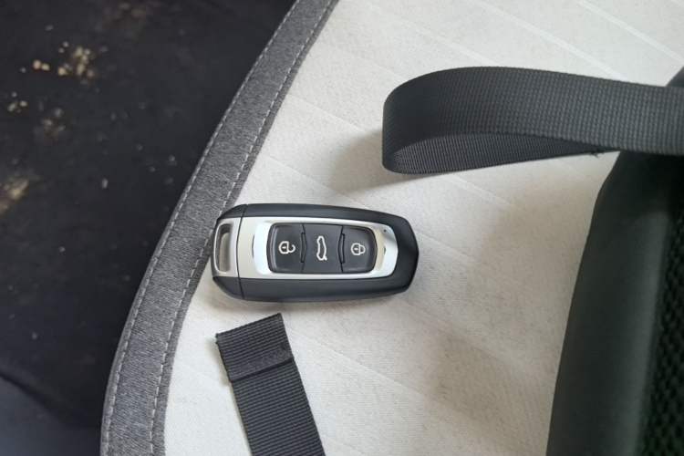 Used Geely Galaxy Panda 2025 210 km – Yuanqi Bear Vehicle Key