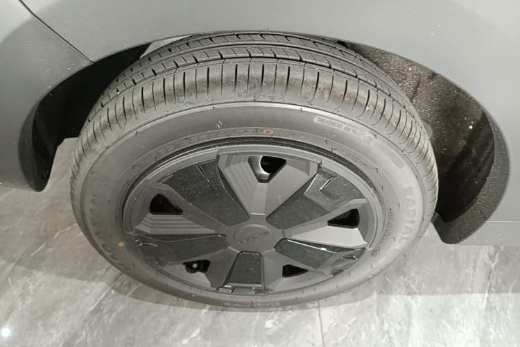 Used Geely Galaxy Panda 2026 210km Panda Warrior Exterior 5