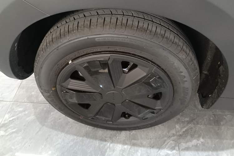 Used Geely Galaxy Panda 2026 210km Panda Warrior Left Front Wheel Hub