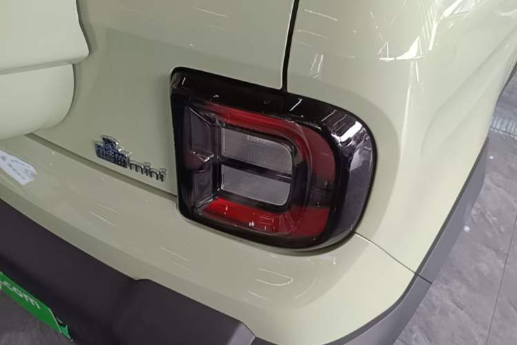 Used Geely Galaxy Panda 2026 210km Panda Warrior Right Rear Taillight