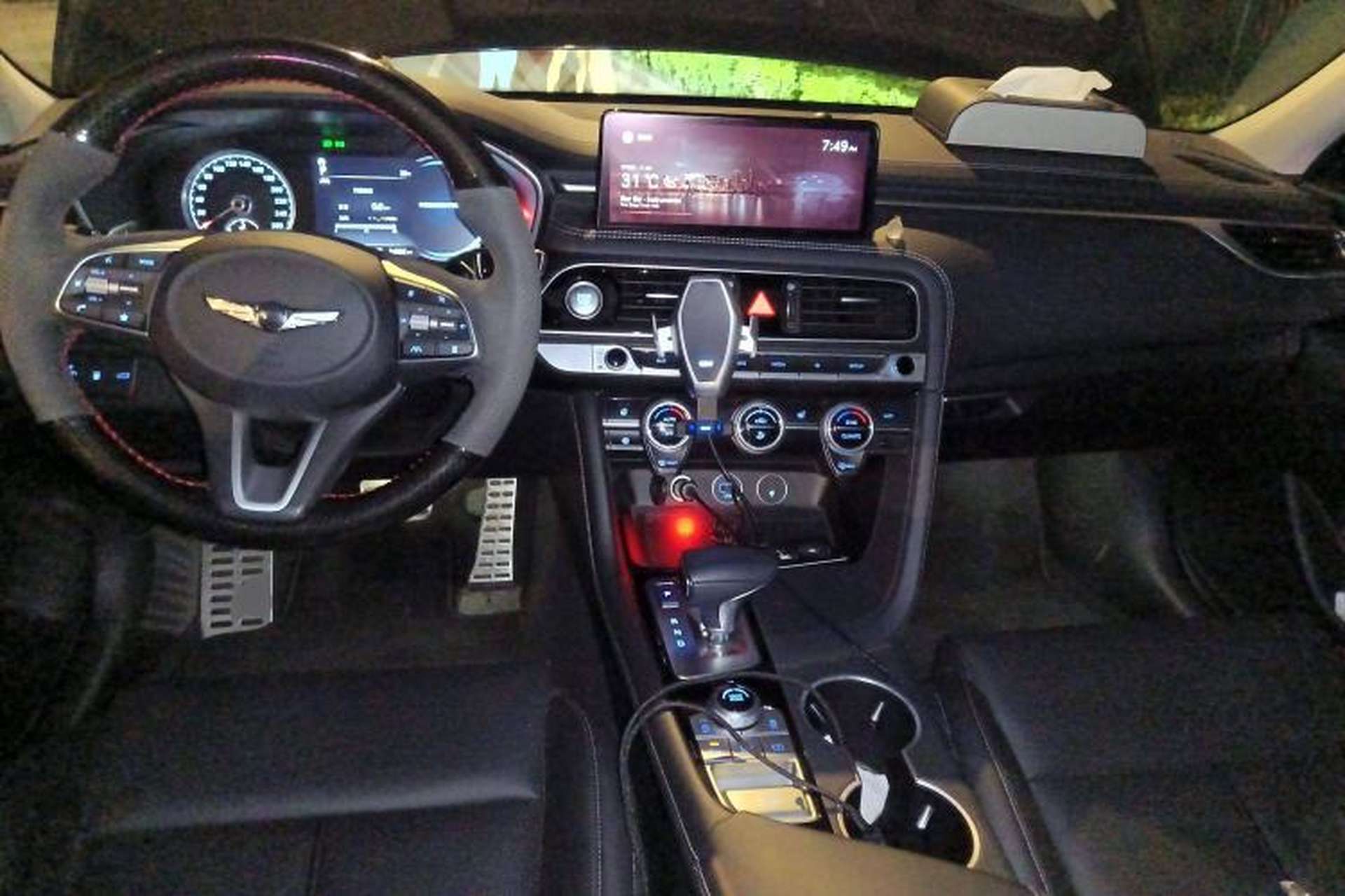 Used Genesis G70 2023 2.0T Rear-Drive Luxury Edition Center Console