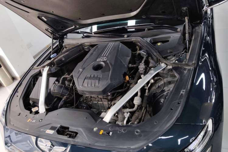 Used Genesis G70 2021 2.0T Rear-Drive Luxury Edition Engine Bay