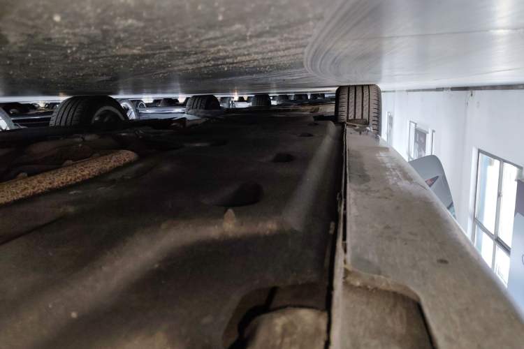 Used Genesis G70 2021 2.0T Rear-Drive Luxury Edition Right Side Sill