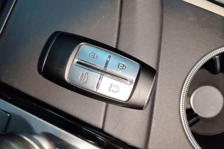 Used Genesis G70 2021 2.0T Rear-Drive Luxury Edition Vehicle Key