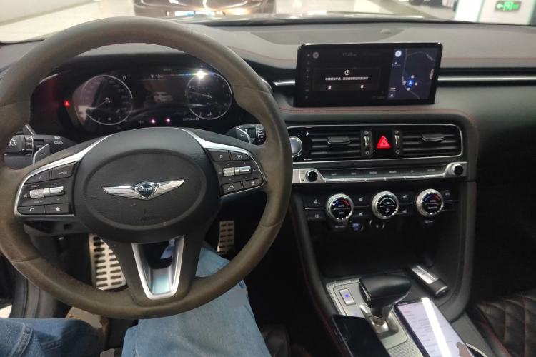 Used Genesis G70 2021 2.0T Four-Wheel Drive Flagship Version Center Console