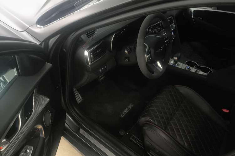 Used Genesis G70 2021 2.0T All-Wheel-Drive Edition 1 Limited Edition Interior 3