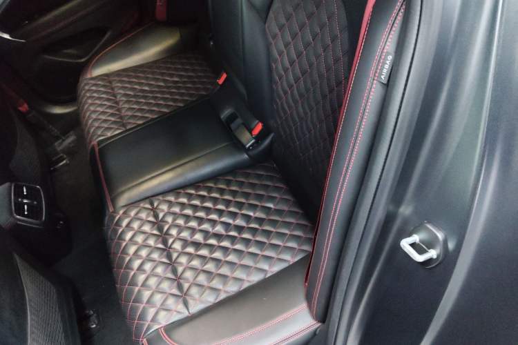 Used Genesis G70 2021 2.0T Four-Wheel Drive Flagship Version Left Rear Seat