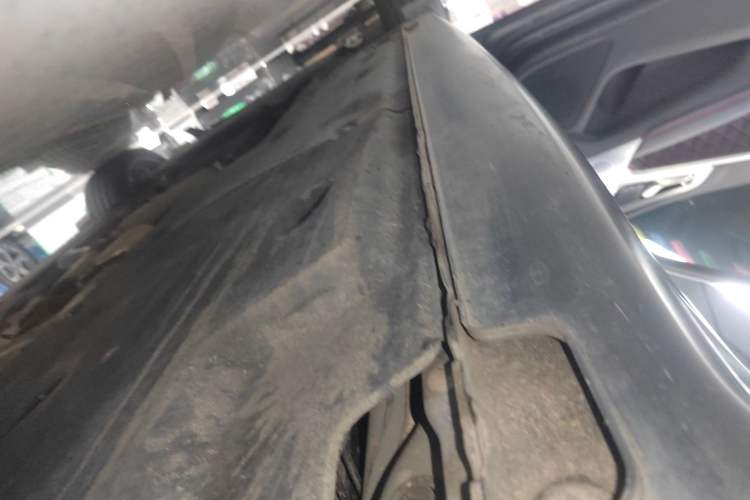 Used Genesis G70 2021 2.0T Four-Wheel Drive Flagship Version Left Side Sill