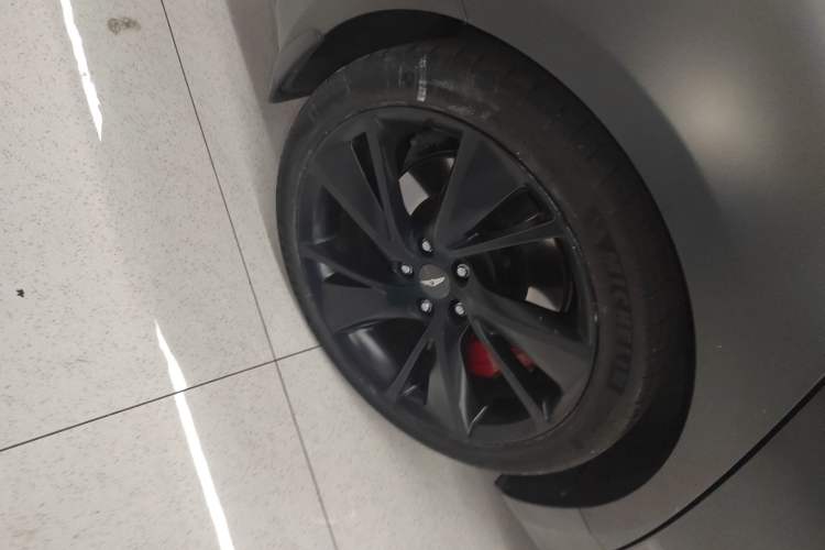 Used Genesis G70 2021 2.0T Four-Wheel Drive Flagship Version Right Rear Wheel Hub