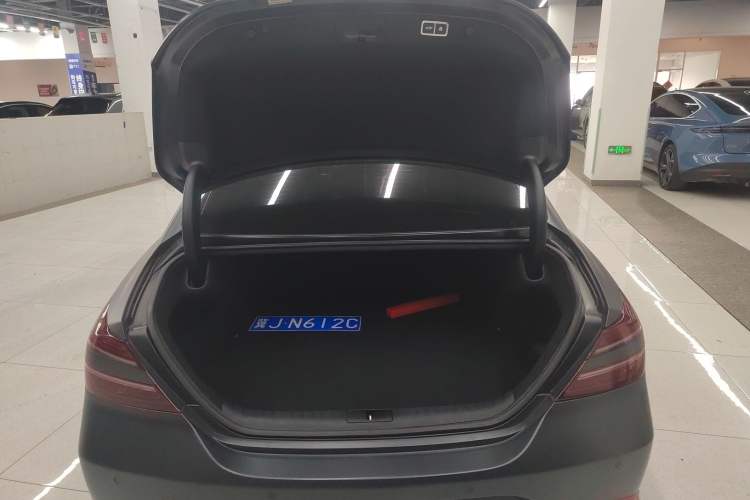 Used Genesis G70 2021 2.0T Four-Wheel Drive Flagship Version Trunk
