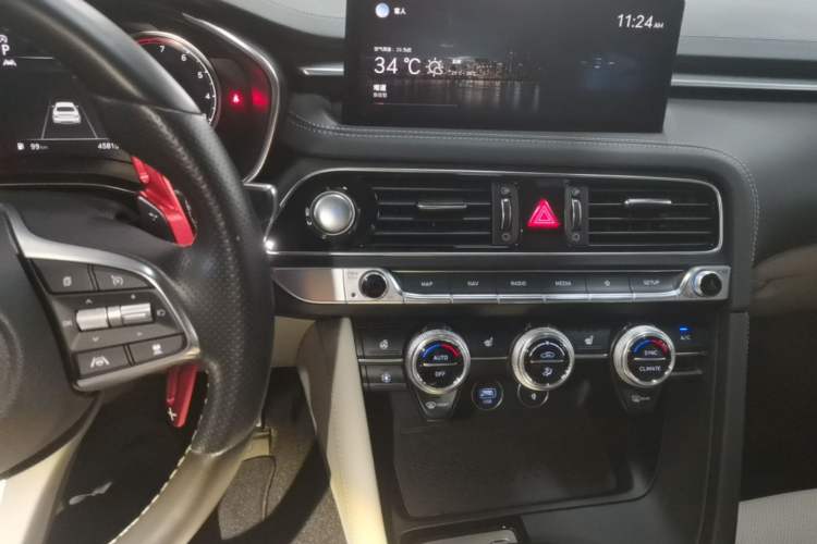 Used Genesis G70 2021 2.0T Rear-Drive Luxury Edition Audio And AC Panel