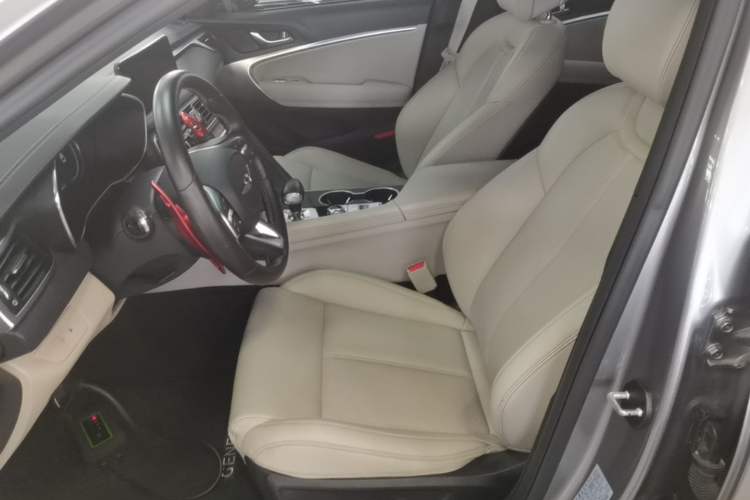 Used Genesis G70 2021 2.0T Rear-Drive Luxury Edition Left Front Seat