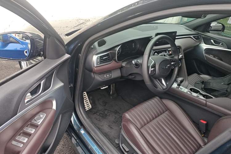 Used Genesis G70 2023 2.0T Rear-Drive Luxury Edition Driver Seat