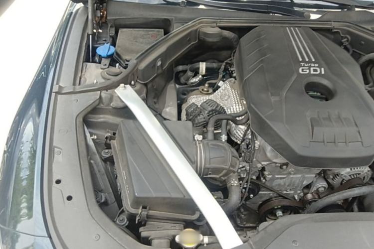 Used Genesis G70 2023 2.0T Rear-Drive Luxury Edition Engine Bay Right
