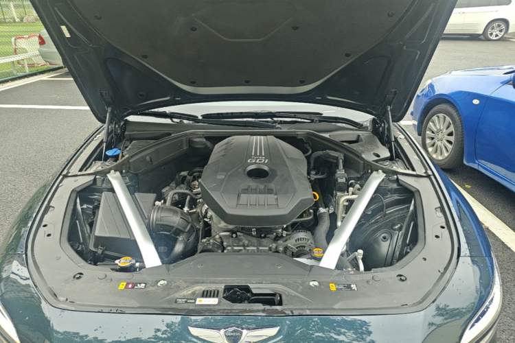 Used Genesis G70 2023 2.0T Rear-Drive Luxury Edition Engine Bay