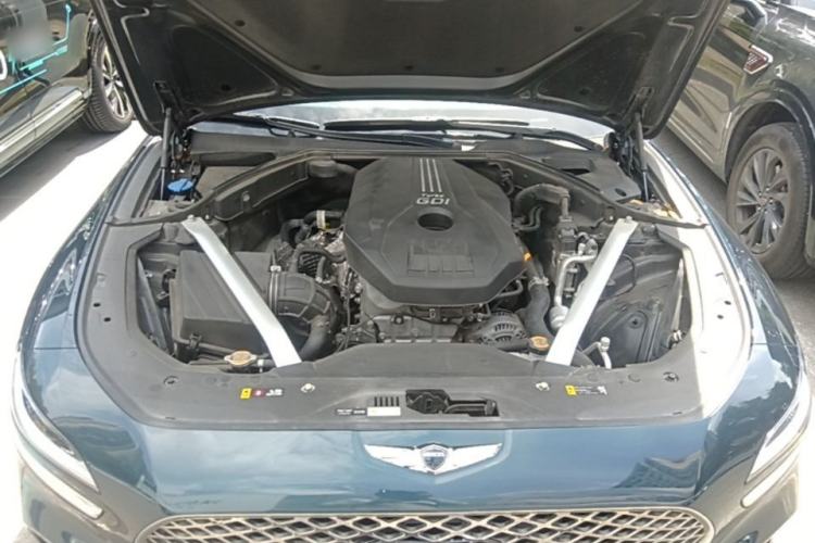 Used Genesis G70 2023 2.0T Rear-Drive Luxury Edition Engine Bay