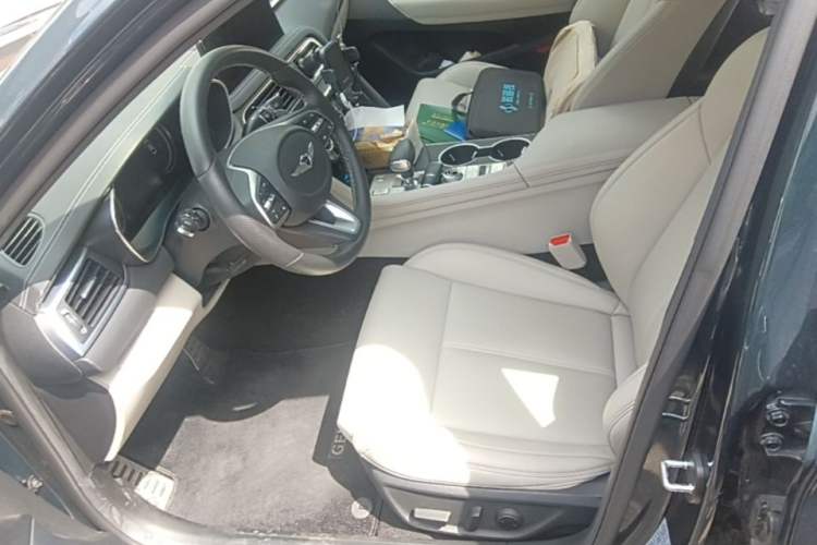 Used Genesis G70 2023 2.0T Rear-Drive Luxury Edition Left Front Seat