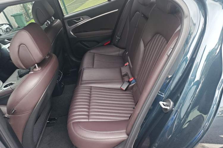Used Genesis G70 2023 2.0T Rear-Drive Luxury Edition Left Rear Seat