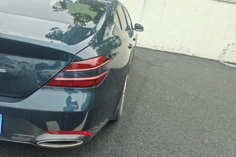 Used Genesis G70 2023 2.0T Rear-Drive Luxury Edition Right Rear Taillight