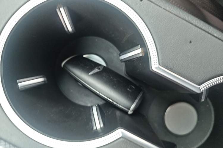 Used Genesis G70 2023 2.0T Rear-Drive Luxury Edition Vehicle Key