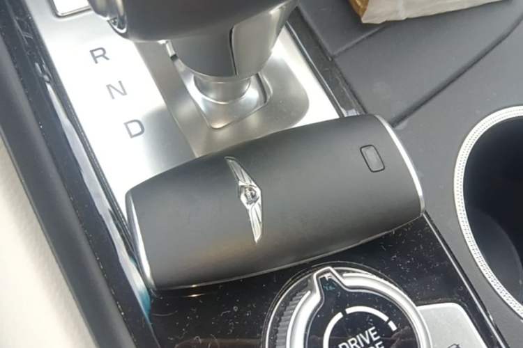 Used Genesis G70 2023 2.0T Rear-Drive Luxury Edition Vehicle Key