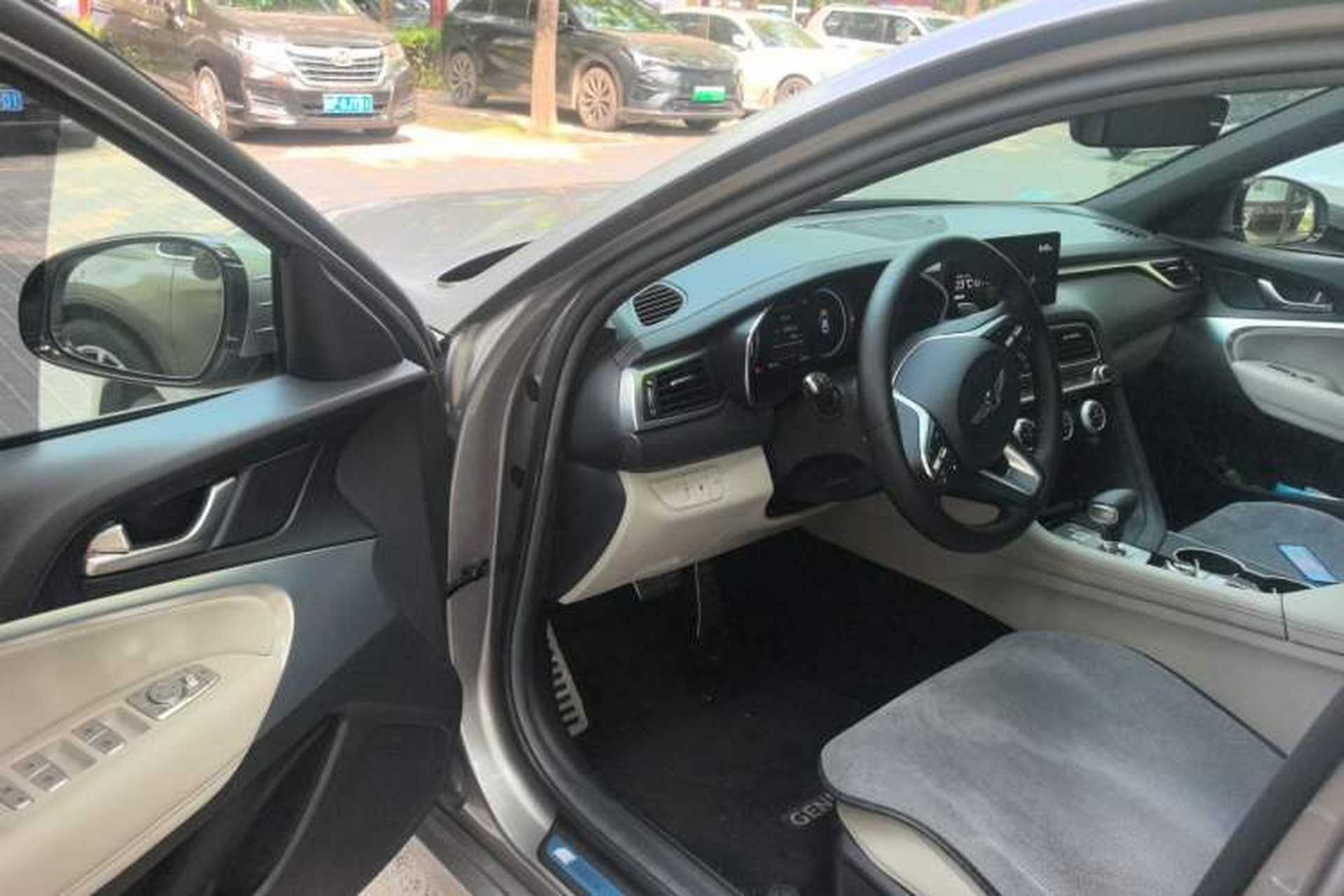 Used Genesis G70 2023 2.0T Rear-Drive Luxury Edition Driver Seat