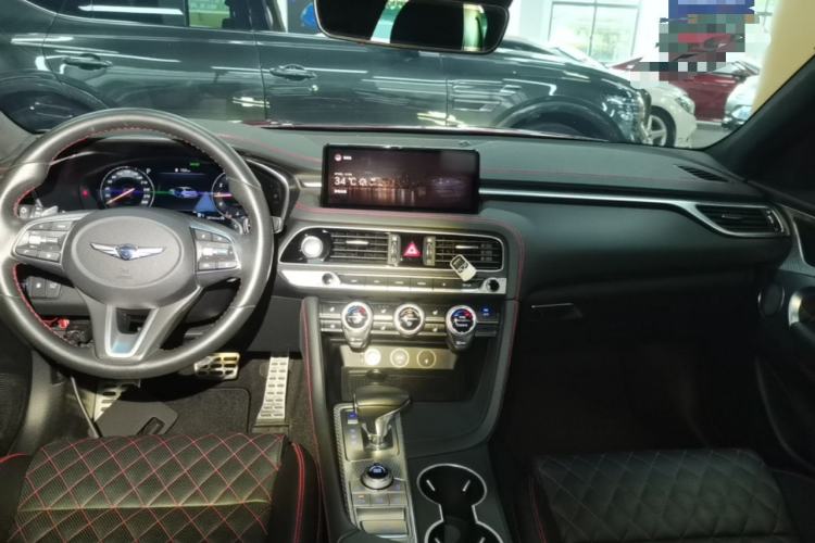 Used Genesis G70 2023 2.0T Four-Wheel-Drive Flagship Version Center Console