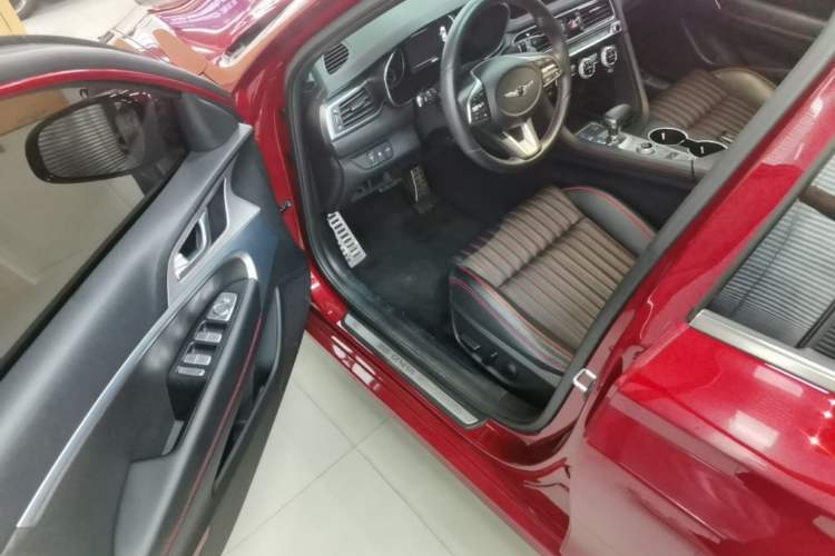 Used Genesis G70 2023 2.0T Rear-Drive Luxury Edition Driver Seat