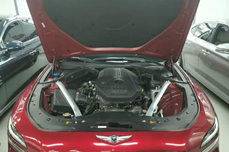 Used Genesis G70 2023 2.0T Four-Wheel-Drive Flagship Version Engine Bay