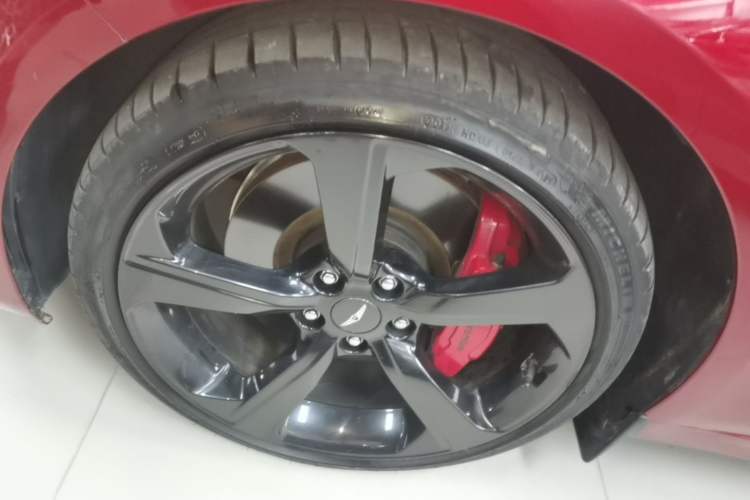 Used Genesis G70 2023 2.0T Four-Wheel-Drive Flagship Version Left Front Wheel Hub