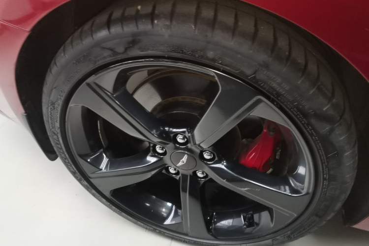 Used Genesis G70 2023 2.0T Four-Wheel-Drive Flagship Version Right Rear Wheel Hub