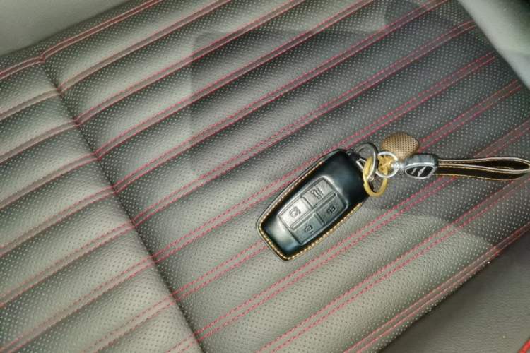 Used Genesis G70 2023 2.0T Rear-Drive Luxury Edition Vehicle Key