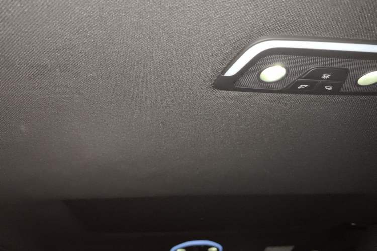 Used Genesis G70 2023 2.0T Rear-Drive Luxury Edition Headliner