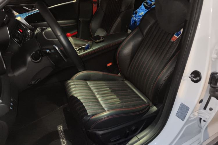 Used Genesis G70 2023 2.0T Rear-Drive Luxury Edition Left Front Seat