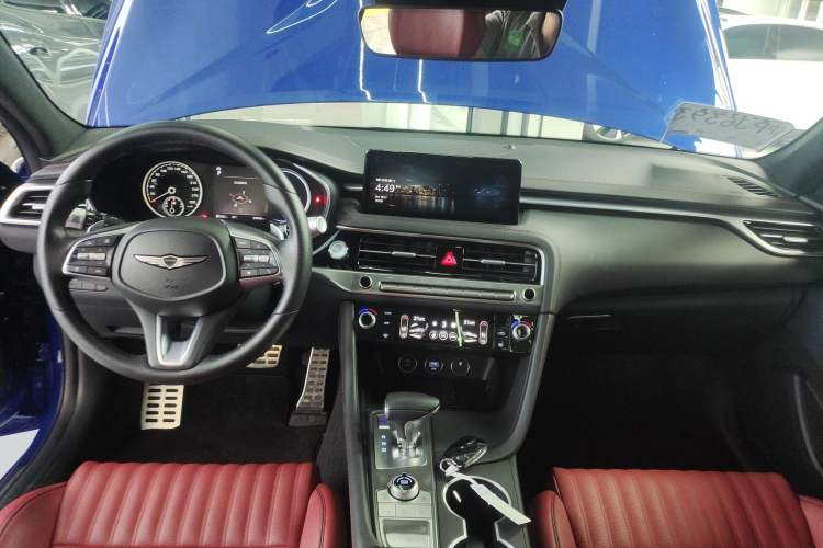 Used Genesis G70 2024 2.0T Hunter Model Rear-Drive Luxury Edition Shooting Brake Center Console