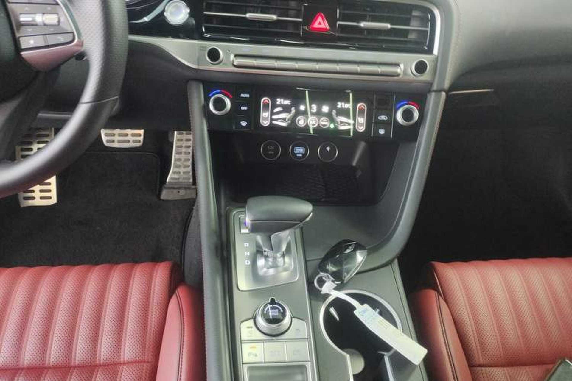 Used Genesis G70 2024 2.0T Hunter Model Rear-Drive Luxury Edition Shooting Brake Gear Lever
