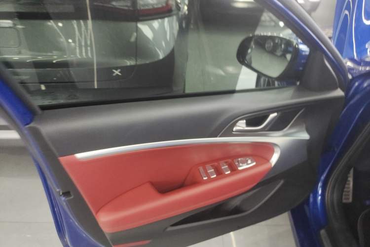 Used Genesis G70 2024 2.0T Hunter Model Rear-Drive Luxury Edition Shooting Brake Left Front Door Interior