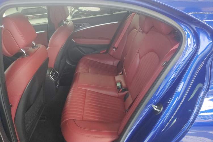Used Genesis G70 2024 2.0T Hunter Model Rear-Drive Luxury Edition Shooting Brake Left Rear Seat