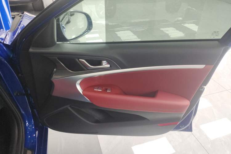 Used Genesis G70 2024 2.0T Hunter Model Rear-Drive Luxury Edition Shooting Brake Right Front Door Interior