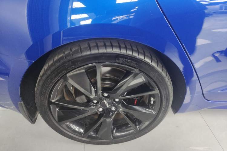 Used Genesis G70 2024 2.0T Hunter Model Rear-Drive Luxury Edition Shooting Brake Right Rear Wheel Hub