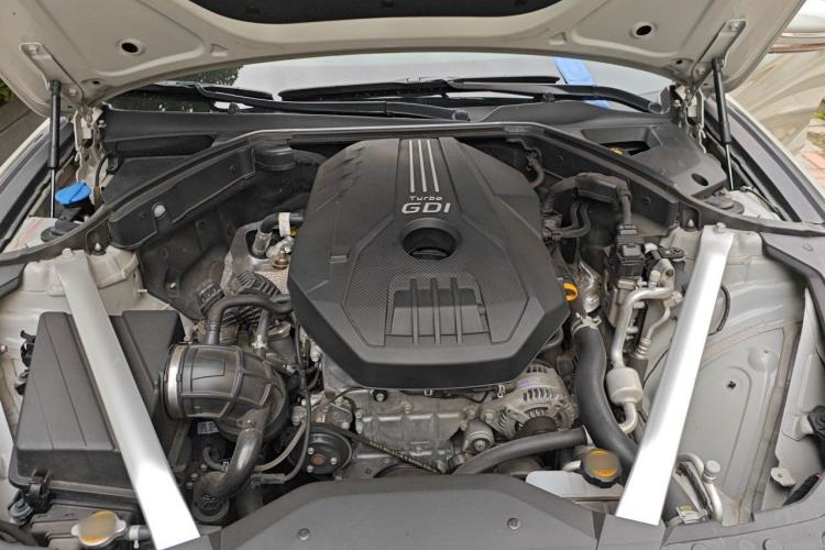 Used Genesis G70 2024 2.0T Hunter Model Rear-Drive Luxury Edition Shooting Brake Engine Bay