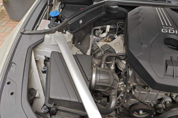 Used Genesis G70 2024 2.0T Hunter Model Rear-Drive Luxury Edition Shooting Brake Engine Bay Right