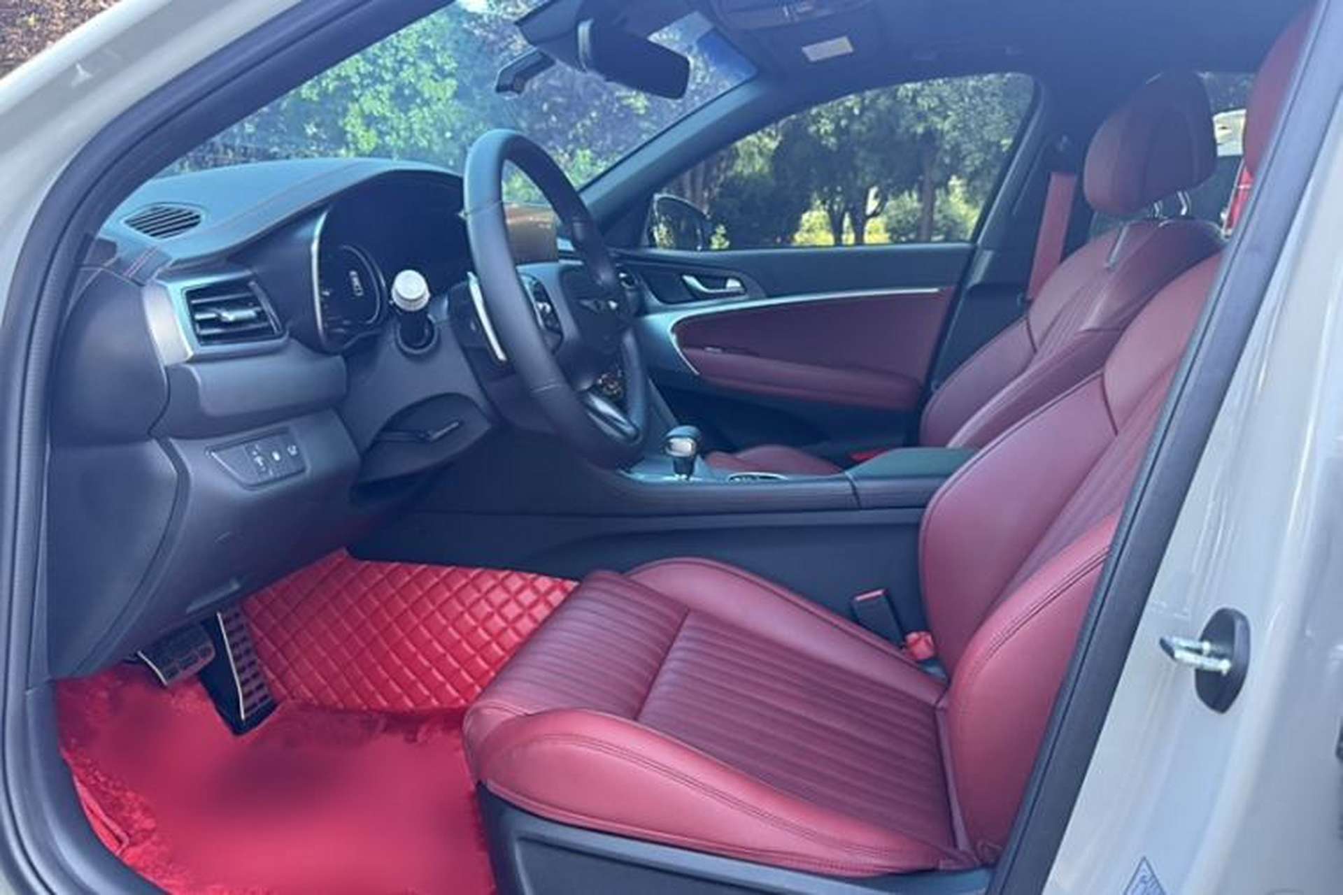 Used Genesis G70 2024 2.0T Hunter Model Rear-Drive Luxury Edition Shooting Brake Interior 3