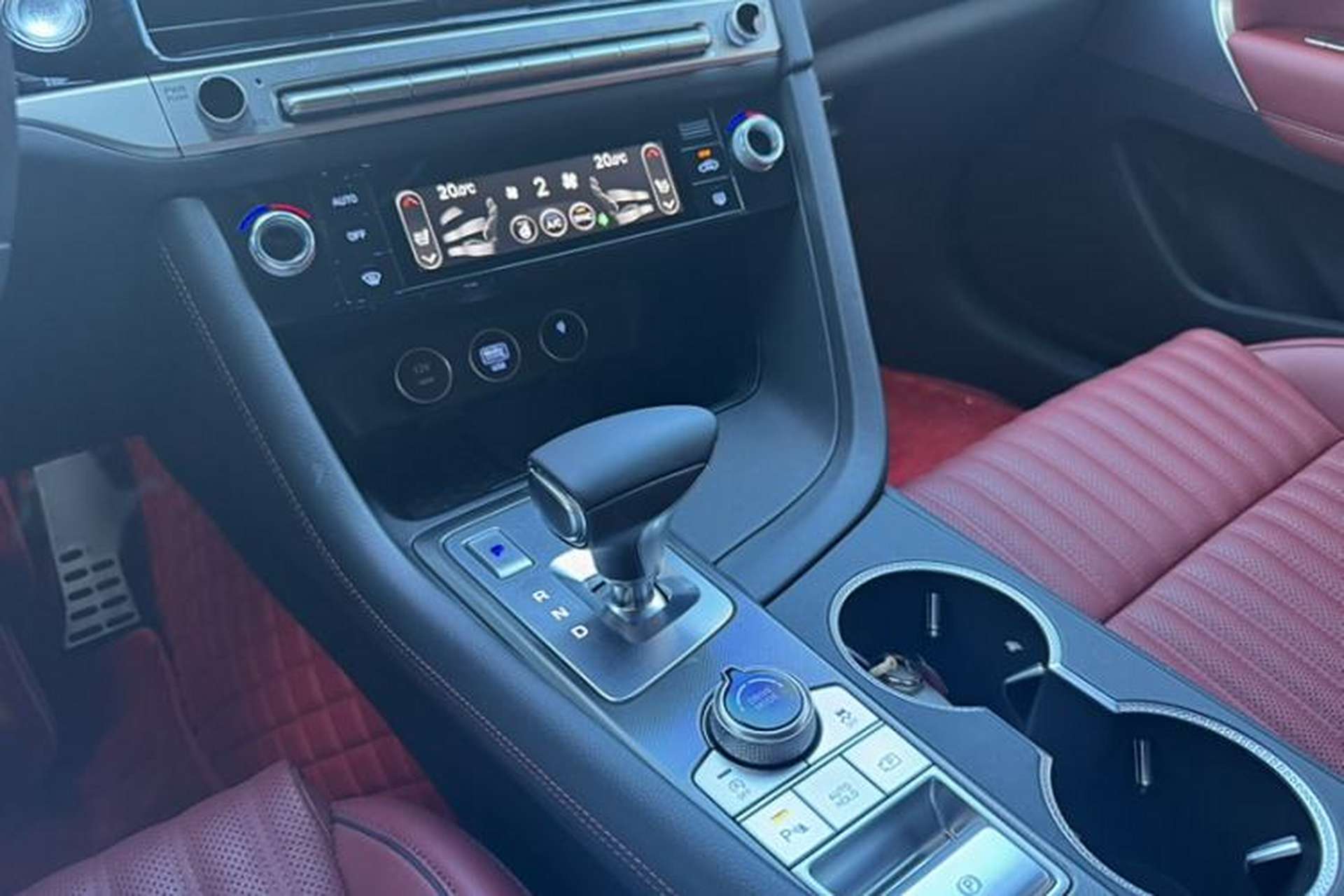 Used Genesis G70 2024 2.0T Hunter Model Rear-Drive Luxury Edition Shooting Brake Interior 8