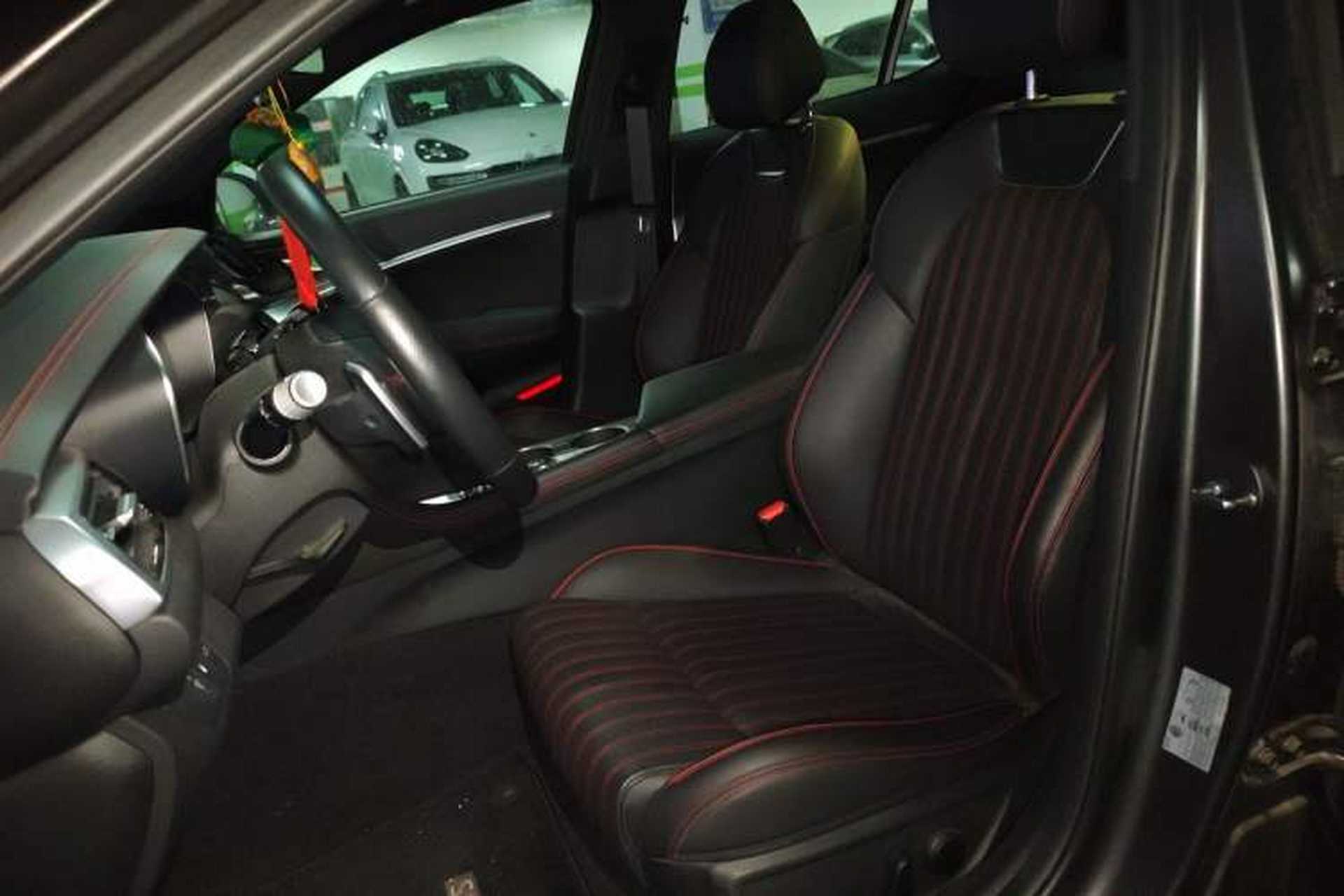 Used Genesis G70 2024 2.0T Rear-Drive Luxury Edition Left Front Seat