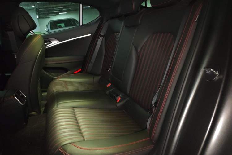 Used Genesis G70 2024 2.0T Rear-Drive Luxury Edition Left Rear Seat