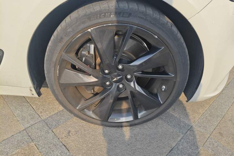 Used Genesis G70 2024 2.0T Hunter Model Rear-Drive Luxury Edition Shooting Brake Right Front Wheel Hub